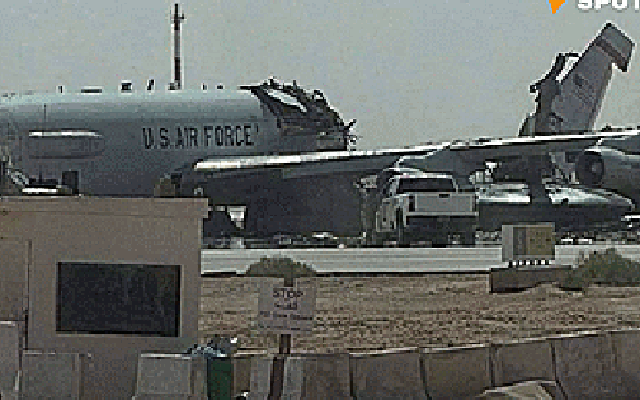 VIDEO: Xuất hiện hình ảnh “máy bay mắt thần” của Mỹ bị xé toạc