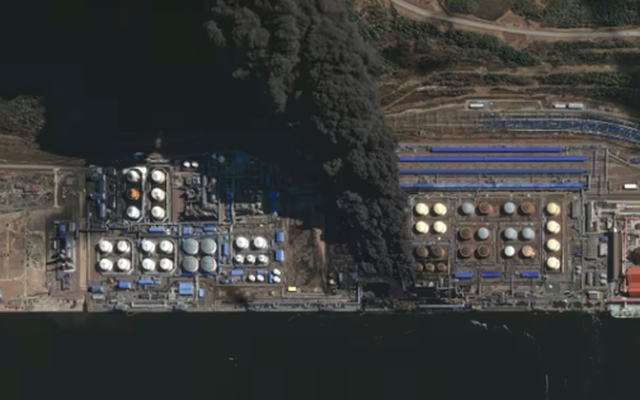 Giá dầu tăng cao, Ukraine dội "bão drone" vào hàng loạt cảng, nhà máy lọc dầu Nga