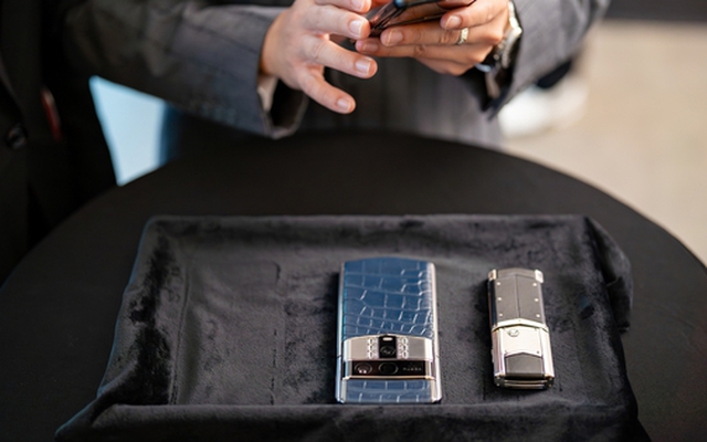 Nghịch lý: Thứ mà 99% người dùng "khao khát" khi mua điện thoại mới, lại là điều giới siêu giàu... ít quan tâm