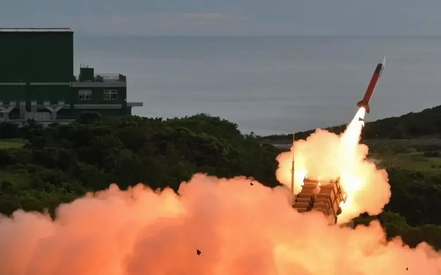 Các cuộc tấn công dồn dập của Iran gia tăng áp lực lên kho tên lửa của Mỹ và vùng Vịnh