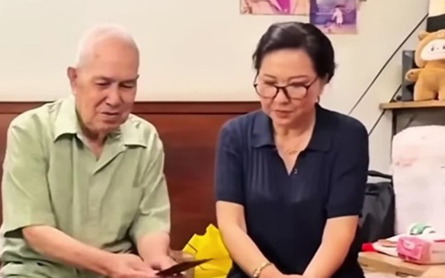 Nam nghệ sĩ 82 tuổi phải mua bột về ăn những lúc không có gạo: "Tôi ăn cho đỡ đói"