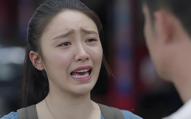 Nghe tin người yêu cũ tai nạn, tôi chỉ ghé thăm vài phút, không ngờ bị vợ anh ta tát giữa đám đông, tối về còn bị chồng đuổi khỏi nhà