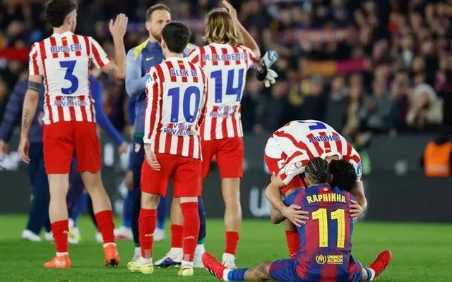 Barcelona trở thành cựu vô địch sau nỗ lực bất thành