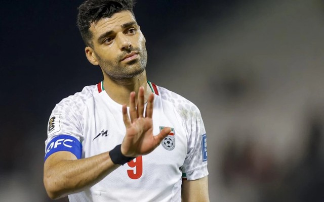 Người đại diện bác bỏ tin đồn cựu sao Inter Milan muốn về Iran cầm súng bảo vệ đất nước