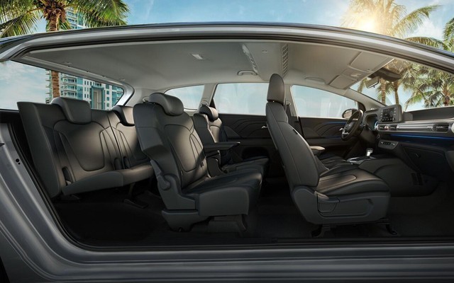 Xe 7 chỗ giá chưa tới 500 triệu đang ưu đãi hơn 100 triệu đồng, bảo hành tới 8 năm