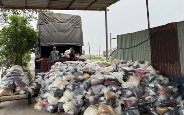 Cựu Phó cục trưởng Hải quan nhận hối lộ 800 triệu đồng giúp doanh nghiệp làm hàng giả thông quan