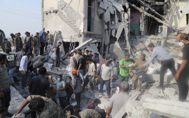 Hình ảnh Iran tan hoang, người dân mất nhà sau chiến sự