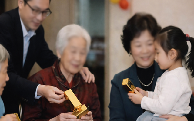 Sự thật món quà của ông lão 70 tuổi: Tại sao tặng vàng cho tất cả các cháu mà trừ cháu ngoại sống xa nhà?