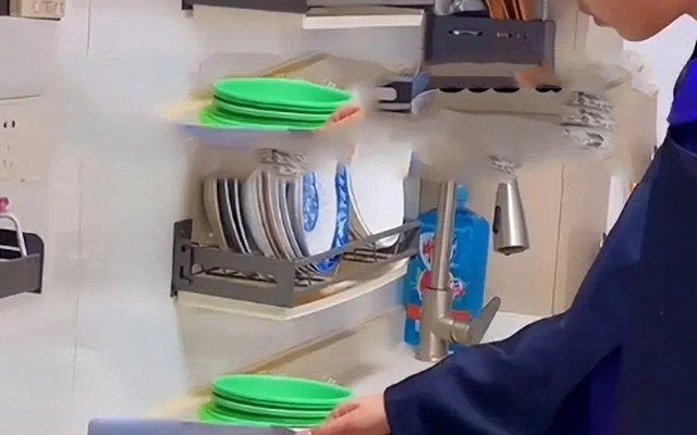 Năm 2026 rồi mà vẫn có người nuôi dạy con trai kiểu này!