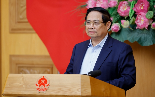 Thủ tướng: Không để thiếu xăng dầu, phấn đấu tự chủ về năng lượng