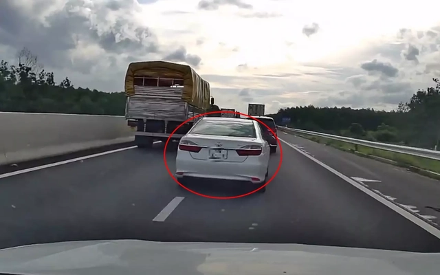 Cục CSGT cảnh báo tới tất cả lái xe về hành vi đặc biệt nguy hiểm trên cao tốc