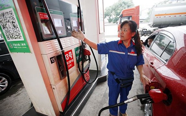 Thêm nước cạnh Việt Nam ngừng xuất khẩu nhiên liệu