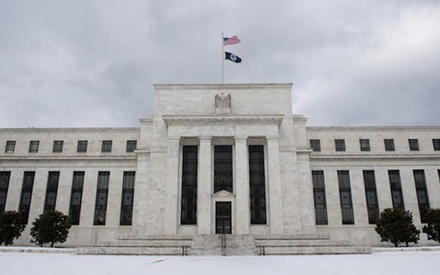 Báo cáo việc làm yếu khiến Fed khó cắt giảm lãi suất sau cú sốc giá dầu