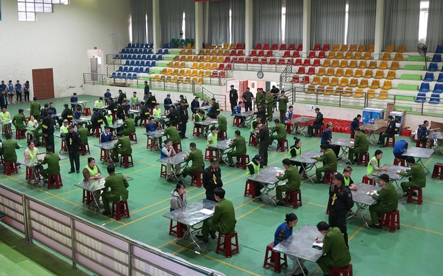 Bắt 63 đối tượng, thu giữ hàng loạt tài liệu, vật chứng trong đường dây lừa đảo quy mô đặc biệt lớn