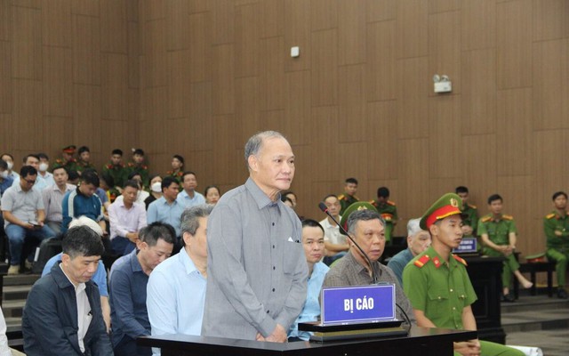 Cựu Thứ trưởng Hoàng Văn Thắng hối hận vì sai lầm 'trong phút giây không chín chắn'