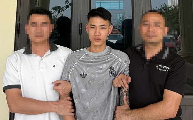 Bắt 2 kẻ kề dao vào cổ, cướp tài sản người phụ nữ trong đêm ở Phú Thọ