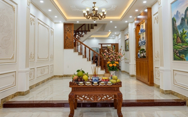 Vừa dọn về nhà mới chưa được một tuần, tôi phát hiện một chuyện thay đổi cả cuộc đời