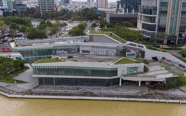 Cận cảnh bến du thuyền trăm tỉ bỏ hoang bên sông Hàn