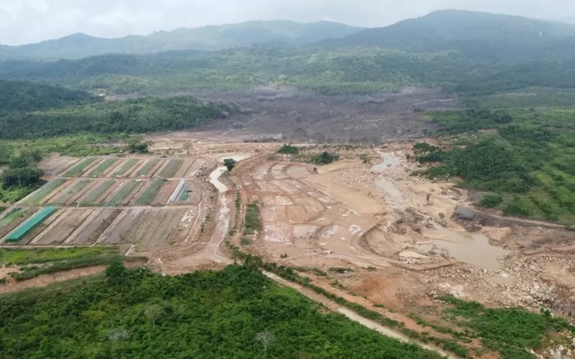 Tin mới vụ vỡ hồ Tân Lai làm bé gái tử vong