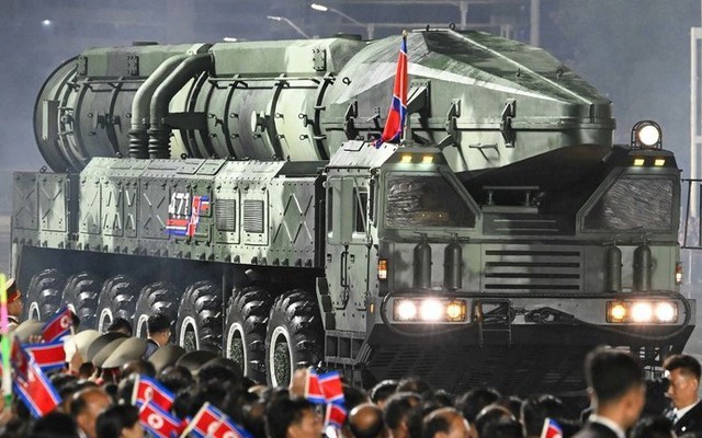 Triều Tiên tiến hành một loạt các vụ thử vũ khí công nghệ cao