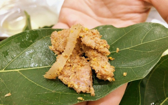 Đặc sản miền núi khiến cô ca sĩ vừa ăn vừa nhún nhảy, nhận xét: Sao đến giờ tôi mới biết đến món này?!