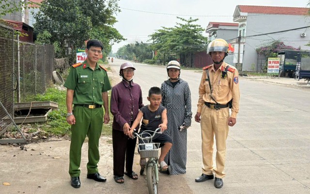 Lá thư cảm ơn được viết tay đầy nước mắt gửi tới lực lượng CSGT