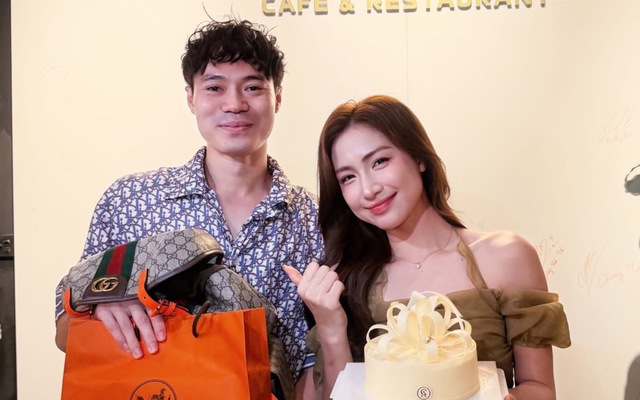 Hòa Minzy: “Tôi trả nốt số nợ cuối cùng cho bạn”