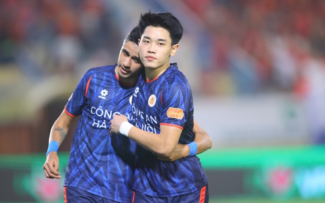 Học trò đồng loạt "nổ súng", HLV Kim Sang-sik mở cờ trong bụng