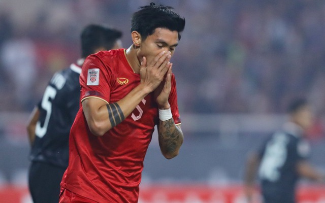 Đoàn Văn Hậu "trượt giá" nhiều tỷ đồng, chỉ còn 50% so với thời đỉnh cao