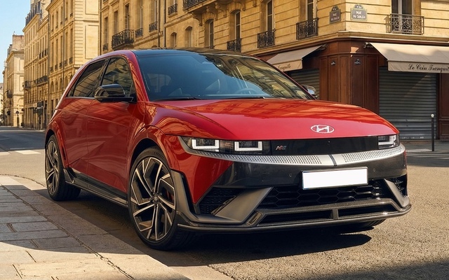 Hyundai Ioniq 5 mới lộ diện trên đường: Dáng quen thuộc nhưng nhiều chi tiết được tinh chỉnh, dàn gầm cải thiện, pin có thể lớn hơn