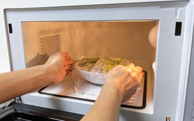 Cảnh báo đến những người dùng lò vi sóng không muốn mắc ung thư