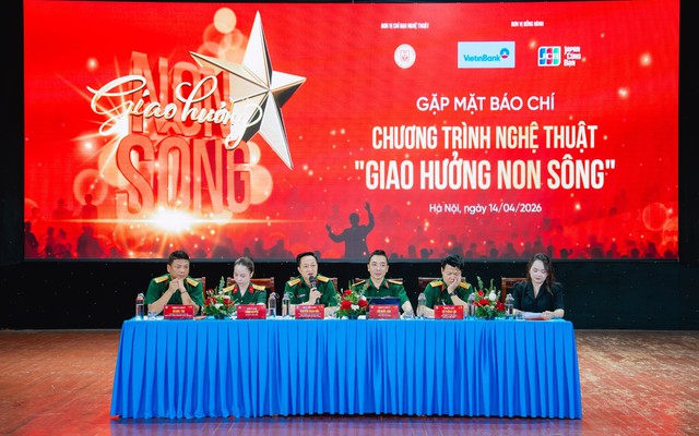 Nghe giao hưởng giữa công viên: Trải nghiệm đặc biệt tại phố đi bộ Hà Nội dịp 30/4