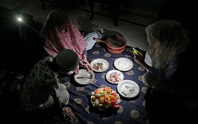 'Xung phong' làm trung gian hòa giải Mỹ - Iran, nhưng chính quốc gia này cũng đang rơi vào 'bóng tối' vì thiếu khí đốt - nhiều nơi chịu cảnh cắt điện 14 tiếng/ngày