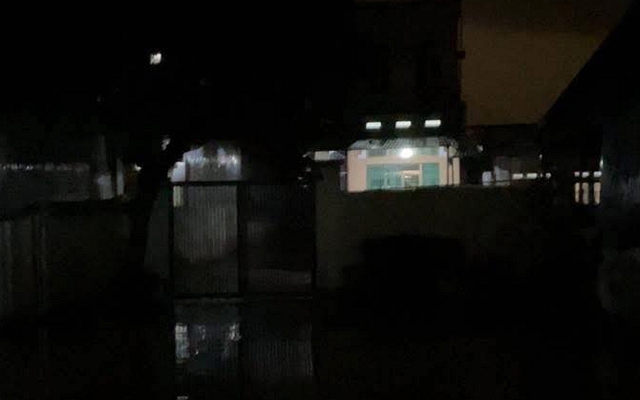 Cảnh tượng kỳ lạ 7h sáng ở Thái Nguyên: Trời vẫn tối đen như mực, người dân phải bật đèn pha di chuyền