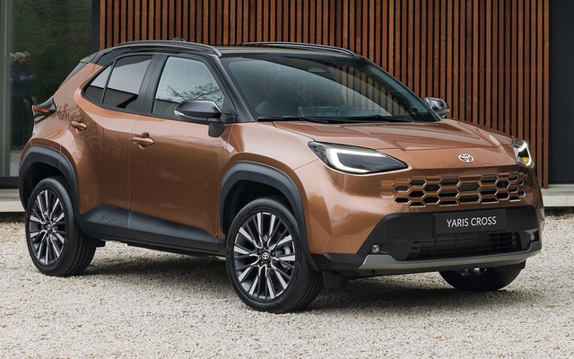Toyota Yaris Cross 2026 ra mắt: Mặt trước 3D hoàn toàn mới, bản thể thao dùng động cơ hybrid, phuộc tinh chỉnh riêng