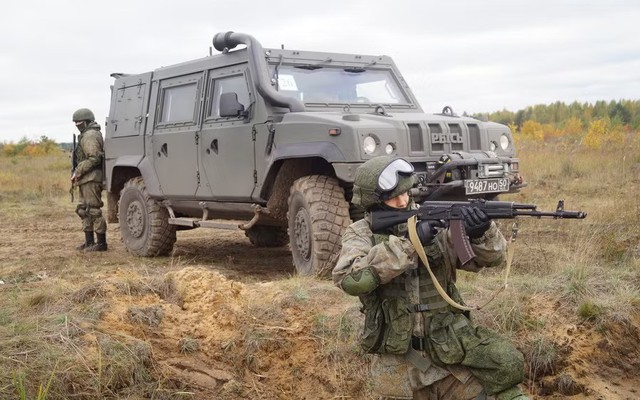 Iveco LMV của Ý được đánh giá là xe bọc thép tốt nhất trong Quân đội Nga
