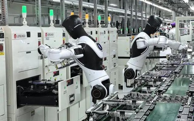 Chuyện lạ trong một nhà máy ở Trung Quốc: Xuất hiện lực lượng lao động mới, độ chính xác 100%