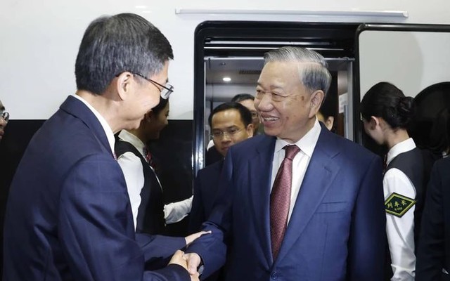 Trên tàu đến Nam Ninh, Tổng Bí thư, Chủ tịch nước Tô Lâm đề nghị gì lãnh đạo lĩnh vực Trung Quốc top 1 TG?