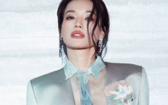 Thư Kỳ: "Không trang điểm, tôi cũng giống phụ nữ 50 tuổi"