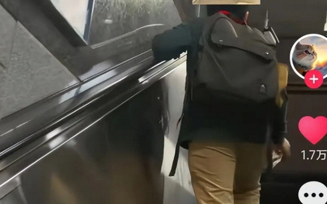 Hành động của 1 đứa trẻ ở ga tàu điện ngầm khiến nhiều người phải hốt hoảng bình luận: Cha mẹ bảo ban lại ngay kẻo muộn!