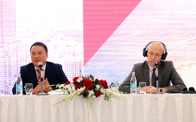 Tổng Giám đốc Techcombank nhận thù lao gần 28 tỷ đồng, gấp 6 lần Chủ tịch Hồ Hùng Anh