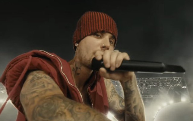 Justin Bieber bị “đụng chạm” nhạy cảm ngay trên sân khấu Coachella