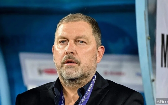 HLV tuyển Malaysia bị kêu gọi từ chức sau trận thua Việt Nam