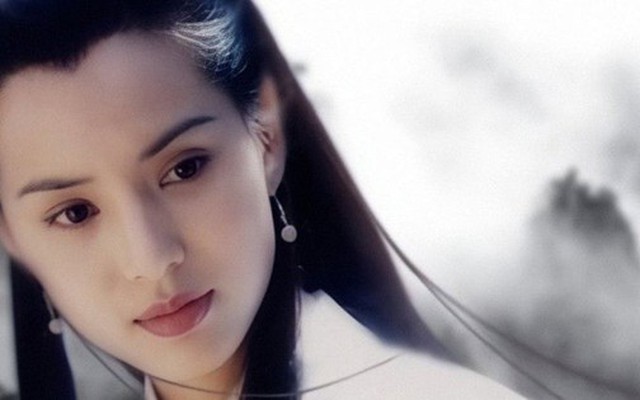 "Tiểu Long Nữ" Lý Nhược Đồng xin lỗi vì bê bối quảng cáo