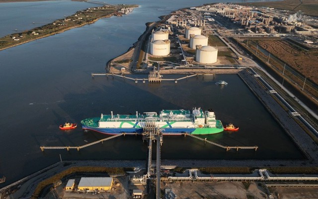 Tàu chở hơn 1 triệu tấn LNG đang chờ cập bến khắp thế giới, báo tin cực vui cho Mỹ