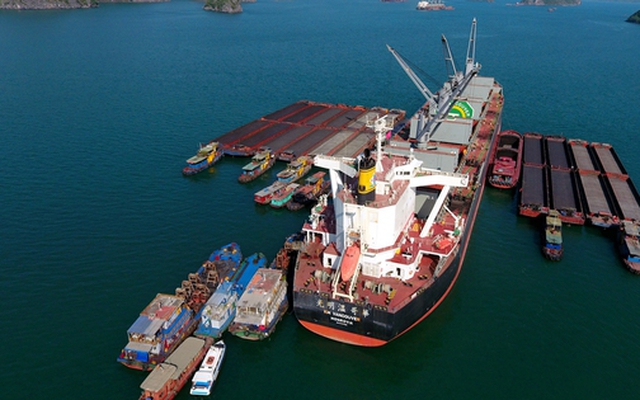 Tỉnh được ví như 'Việt Nam thu nhỏ' làm việc với đối tác Mỹ về 'siêu cảng' có thể đón tàu hơn 200.000 tấn