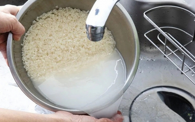 Cần vo gạo trước khi nấu cơm không? Chuyên gia "chia sẻ" 4 sai lầm tai hại, gây ung thư nhưng nhiều người làm mỗi ngày