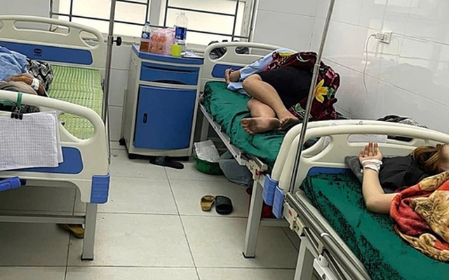 Vụ ngộ độc vì ăn bánh mì: Thêm nhiều người nhập viện