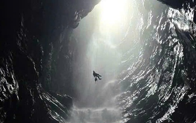Phát hiện hang động mới có thác nước độc đáo tại Phong Nha - Kẻ Bàng