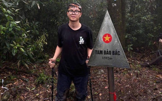 Hơn 100 người cùng flycam tìm kiếm nam sinh mất tích khi leo núi Tam Đảo